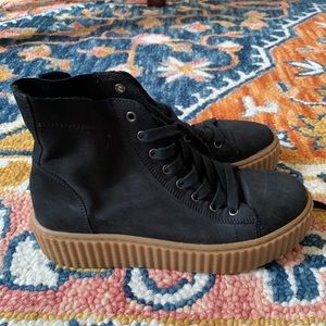 JSlides Hightop Sneakers Women’s Size 7